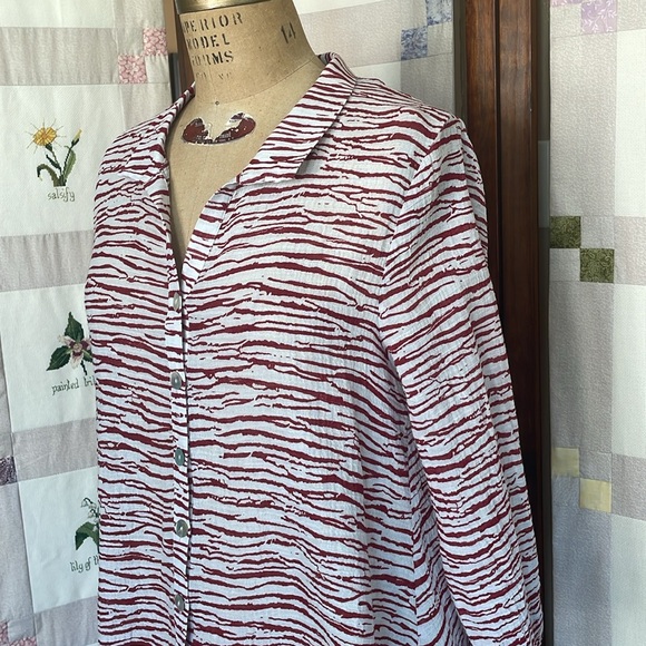 Great Cavalier by St Paul white/burgundy zebra print, long sleeve, button front, - Picture 1 of 8